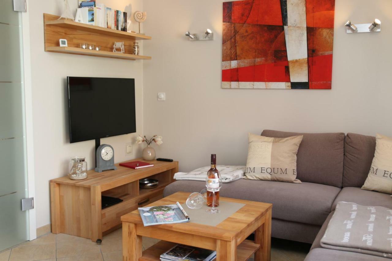 Strandaster Apartment *